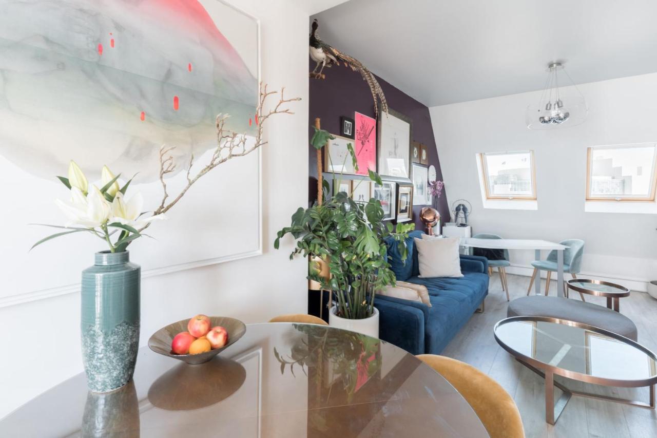 Bright And Homely 1 Bedroom Rooftop Apartment In The Marais In París Exterior foto